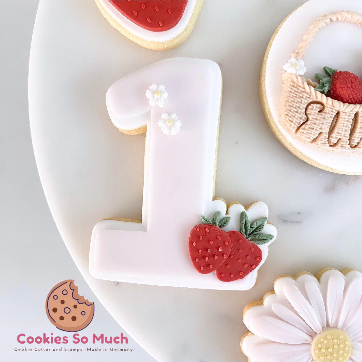 1 mit erdbeere debosser und ausstecher