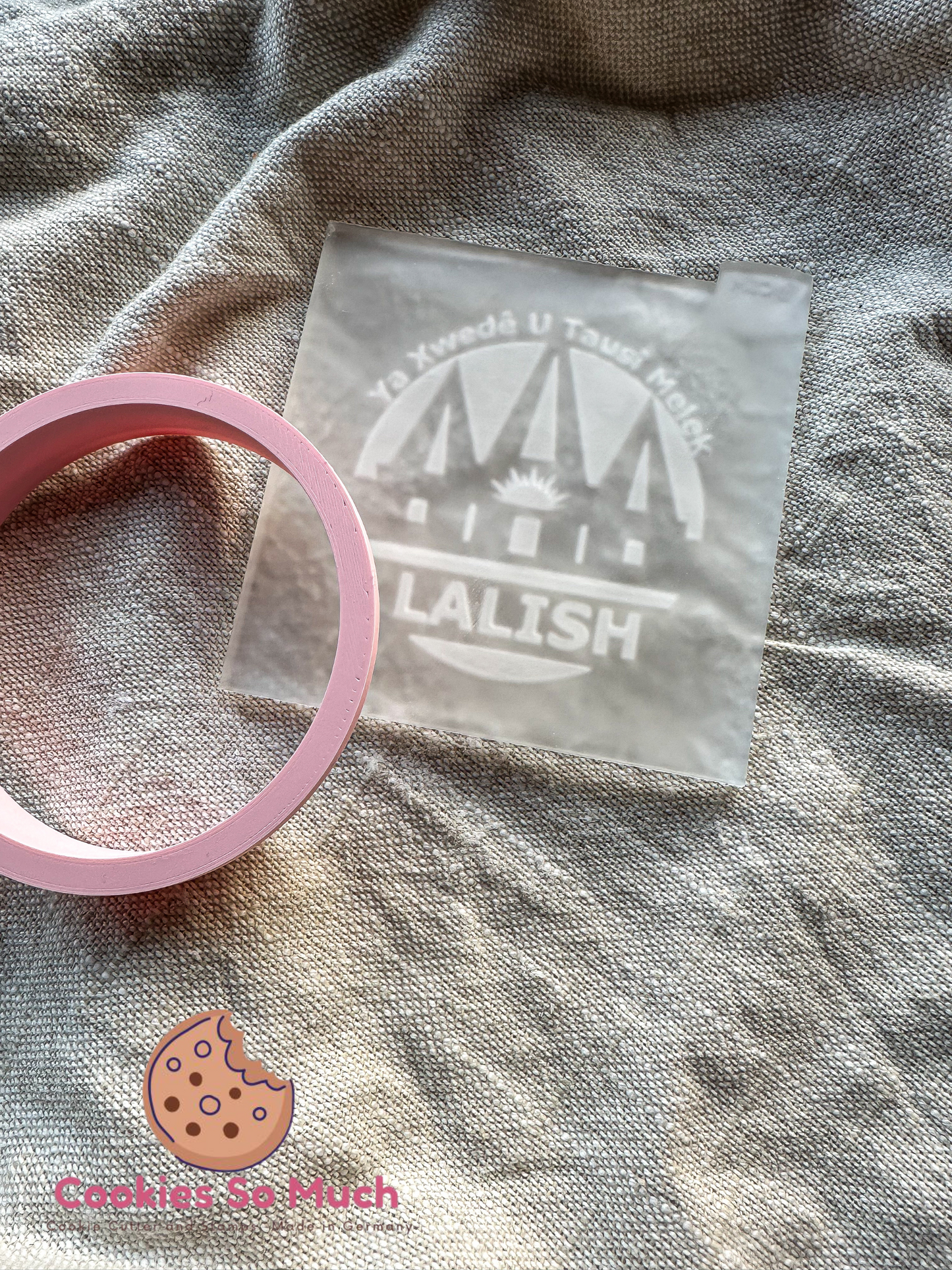 Lalish, Ya Xwedê U Tausi Melek Debosser + Ausstecher