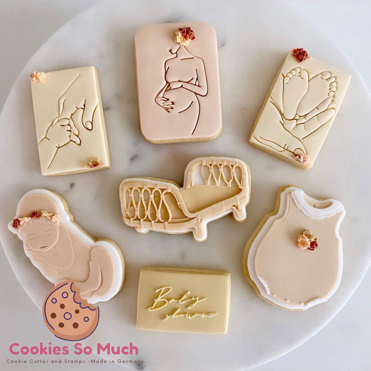 baby hält mamas hand stempel und ausstecher