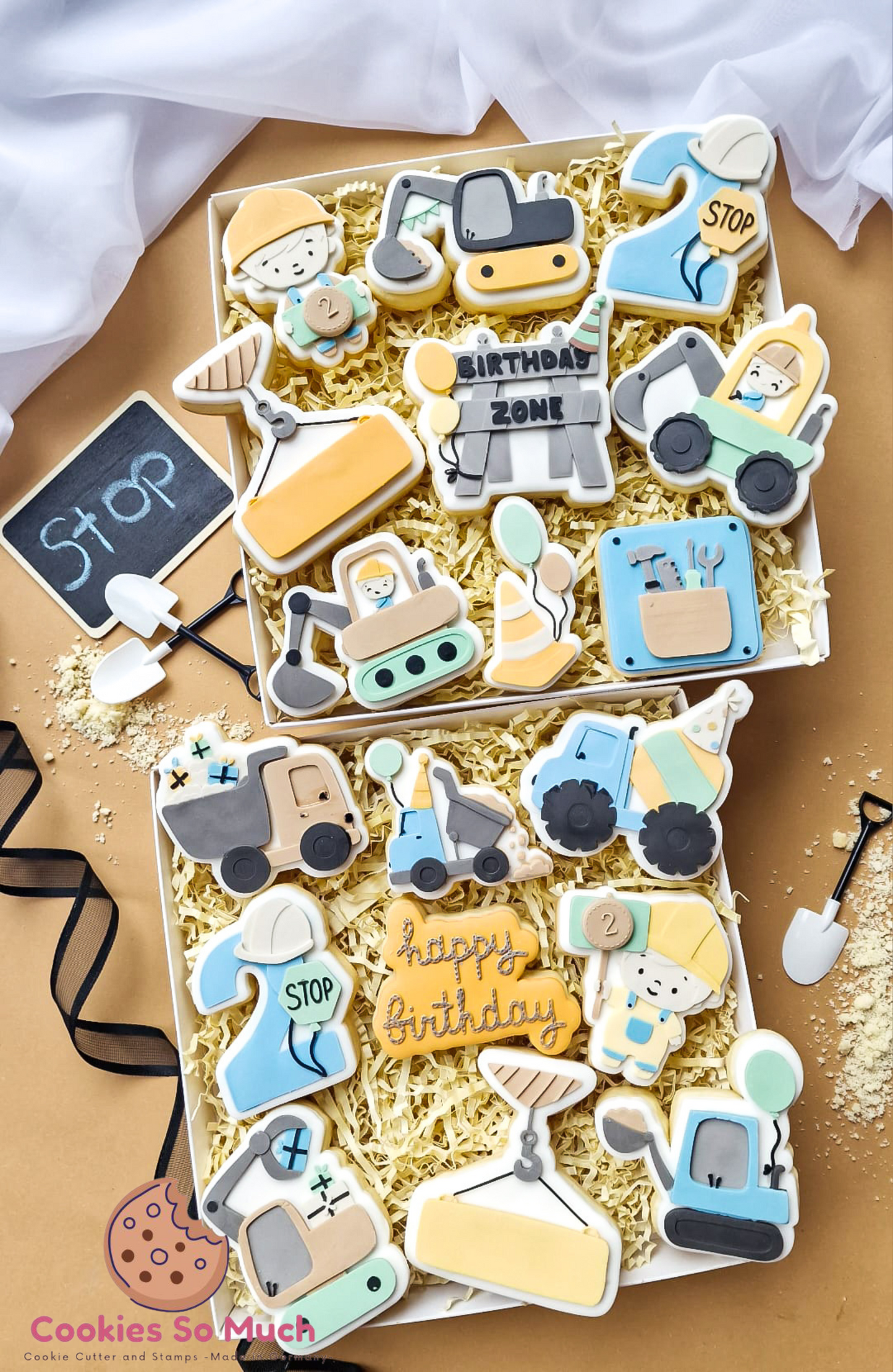 Bagger mit Geschenken debosser und ausstecher