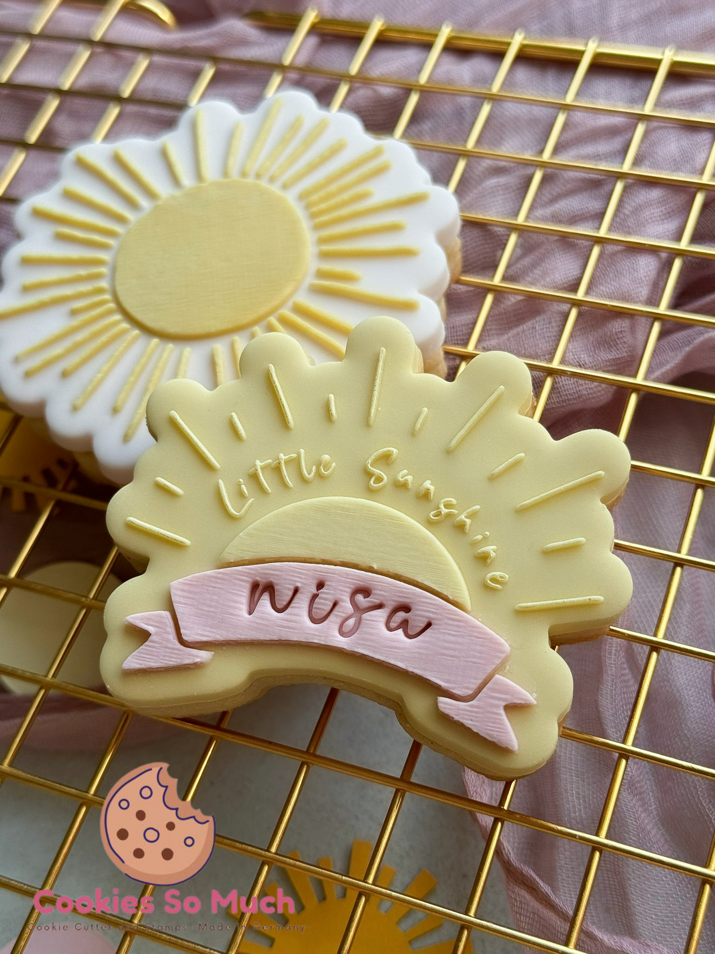 Little Sunshine mit halber Sonne & Schleife Acryl debosser und Ausstecher