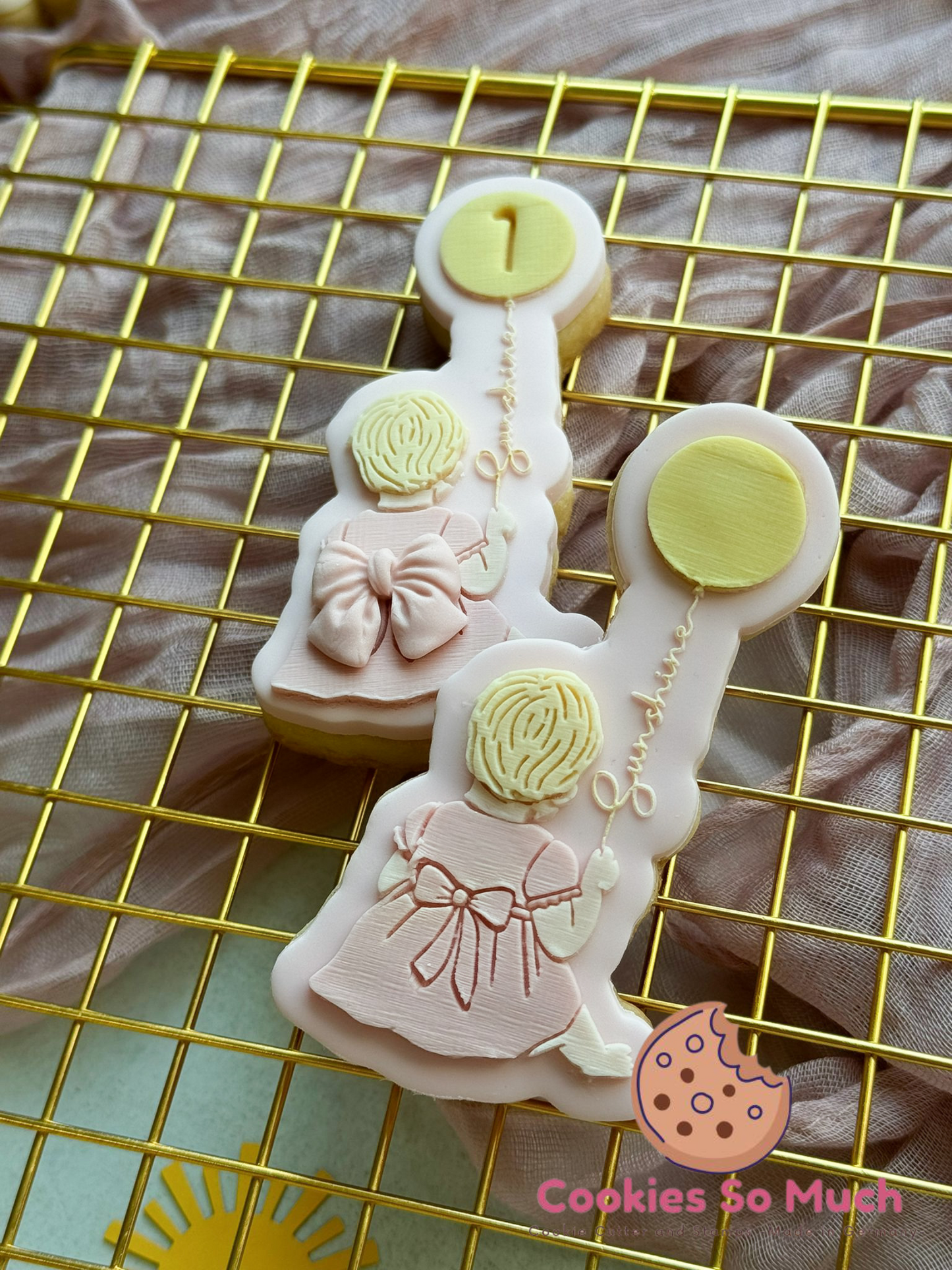 Mädchen mit Sunshine Luftballon acryl debosser und ausstecher