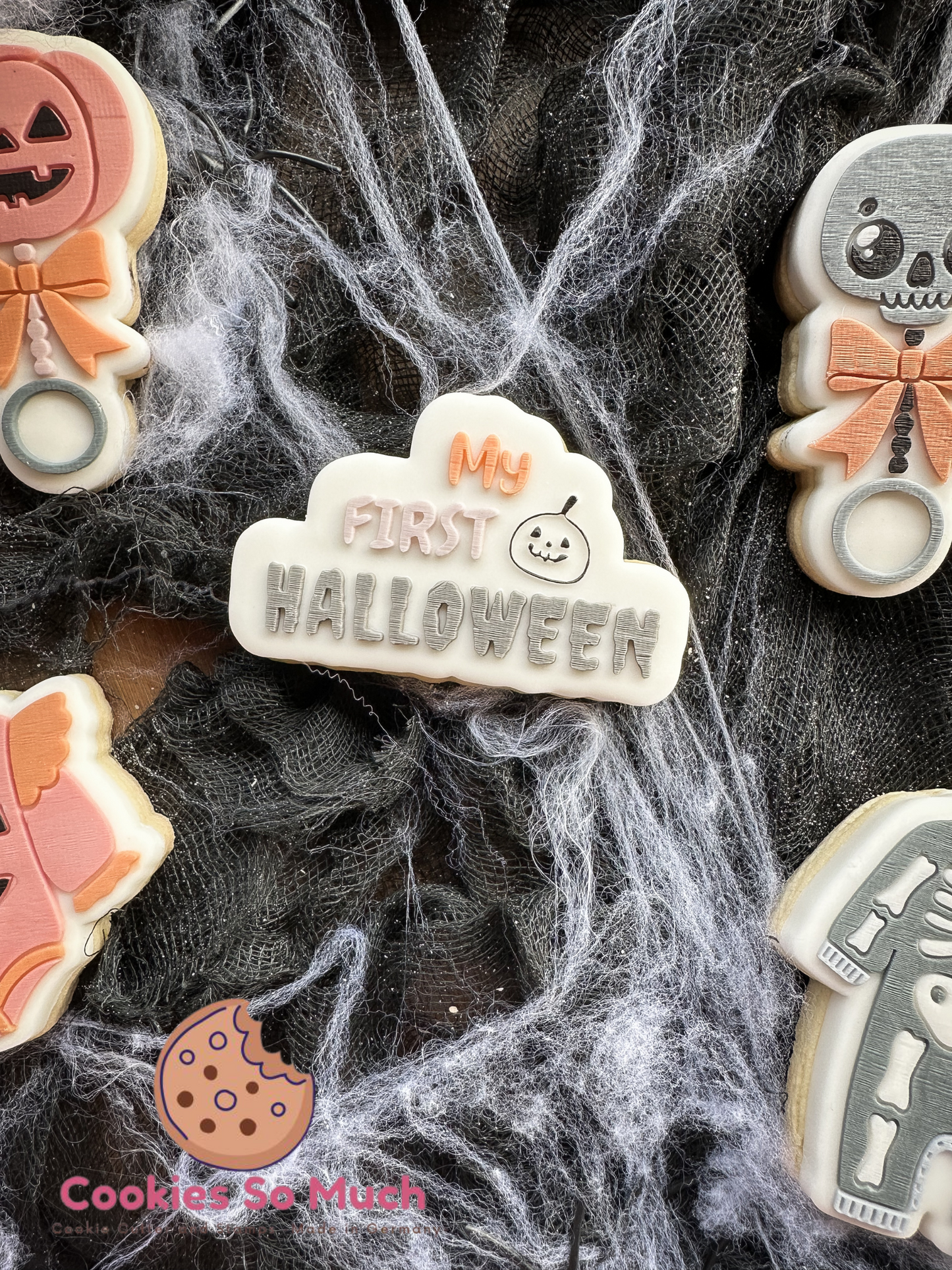 My first Halloween acryl debosser und ausstecher