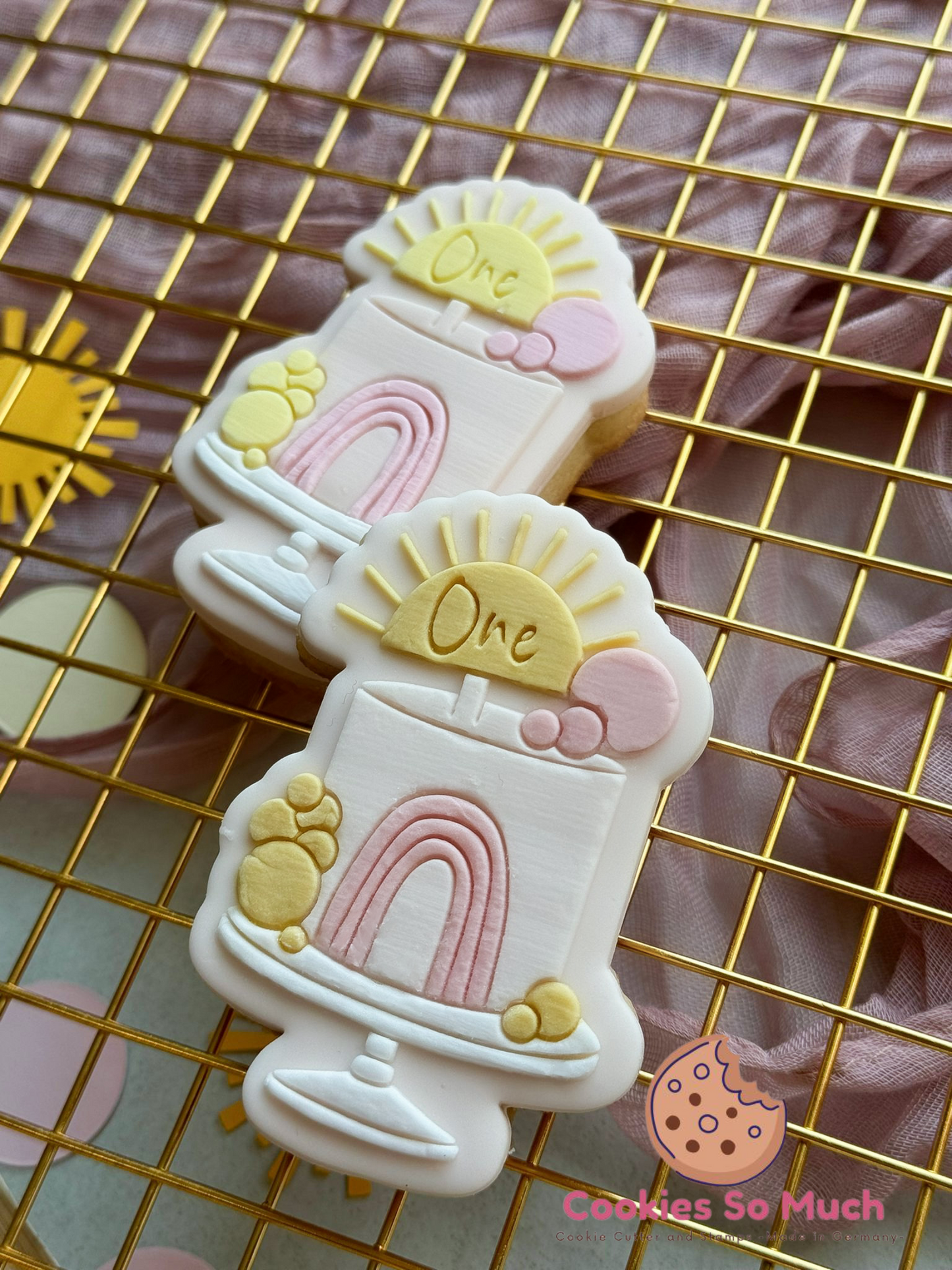 Torte mit One Sonnenschein acryl debosser und ausstecher