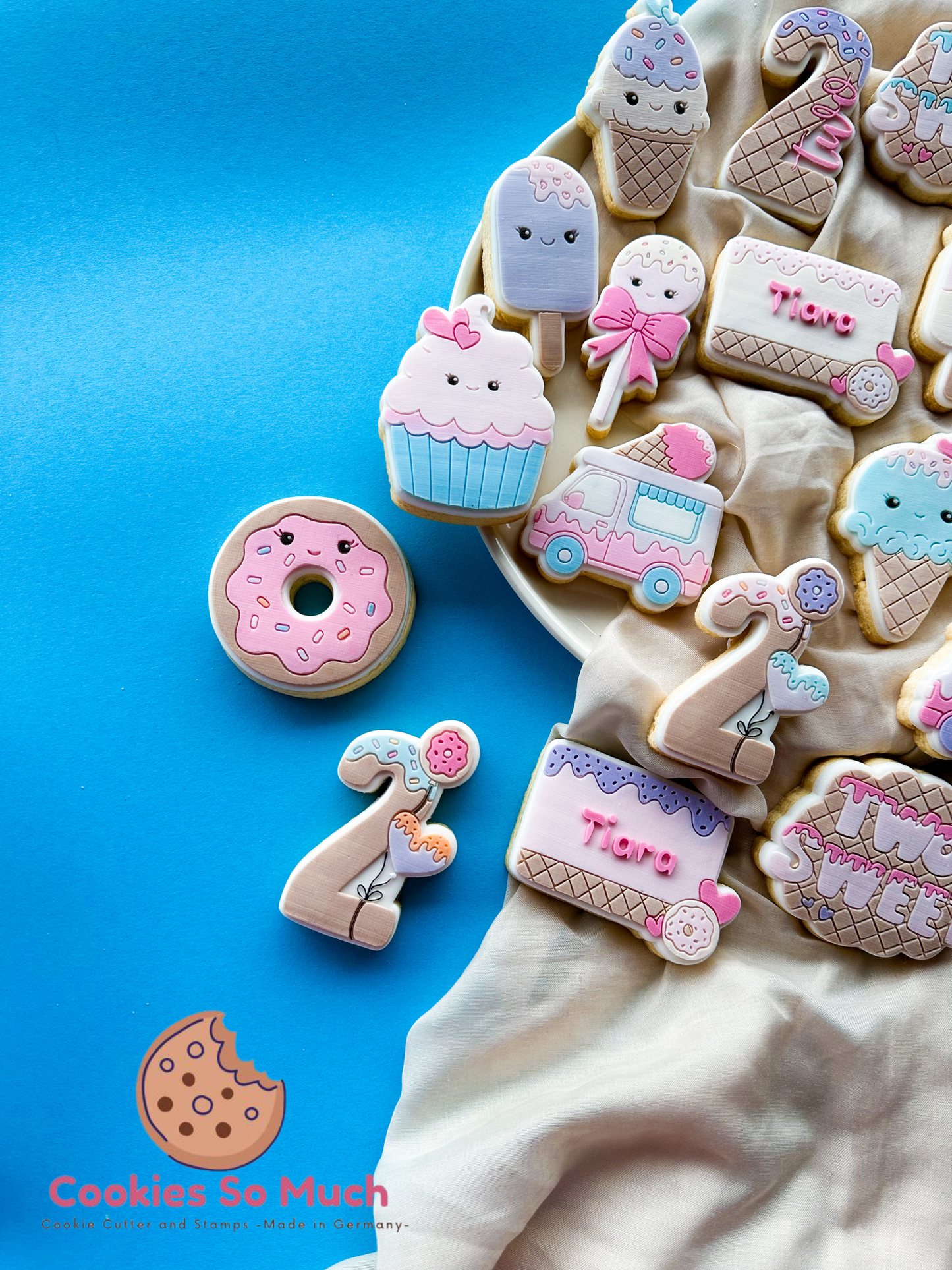 Zahl 2 mit text two Acryl debosser und ausstecher