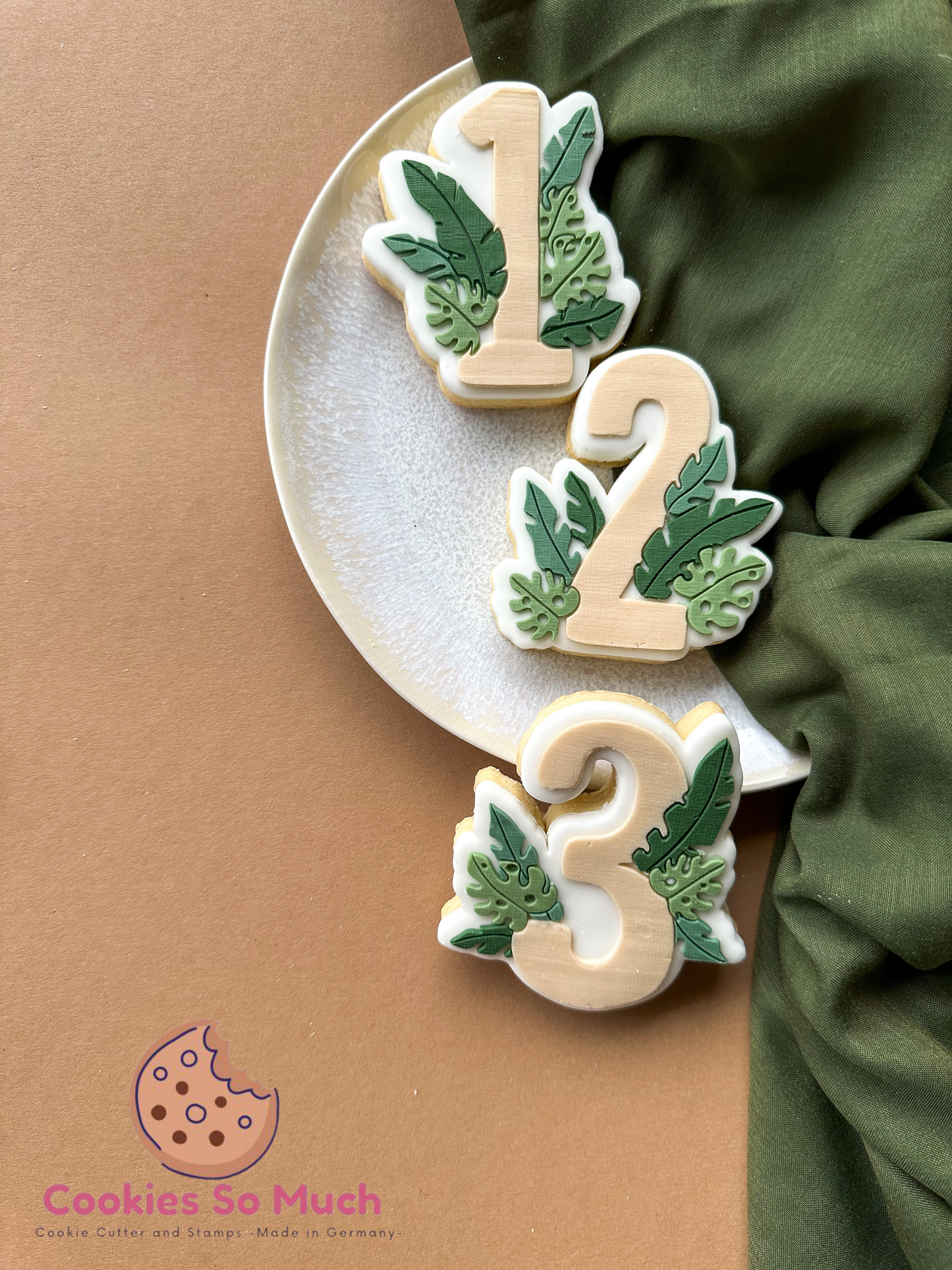 Zahl 2 mit Dschungel blätter Acryl Debosser + Ausstecher