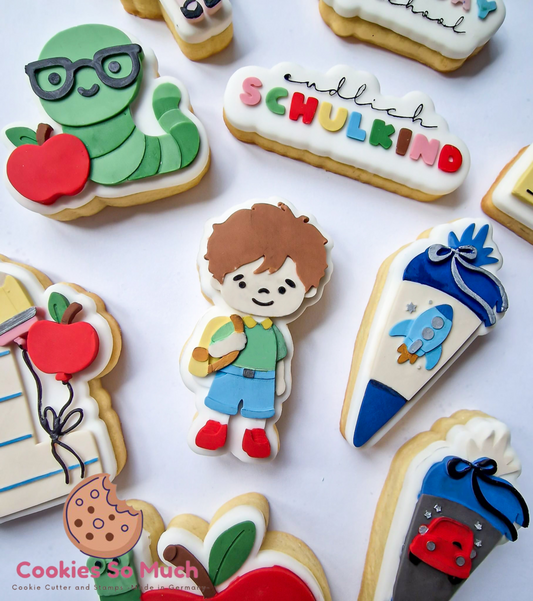 Schuljunge Debosser und Ausstecher