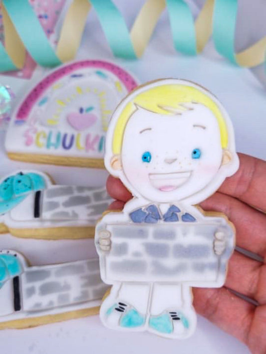 Jungen mit Namensschild Stempel und Ausstecher