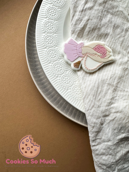 betende Hand mit Rose und Tespih acryl debosser und ausstecher