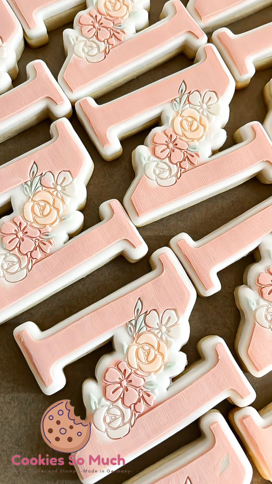 Buchstaben mit Blumen debosser + ausstecher