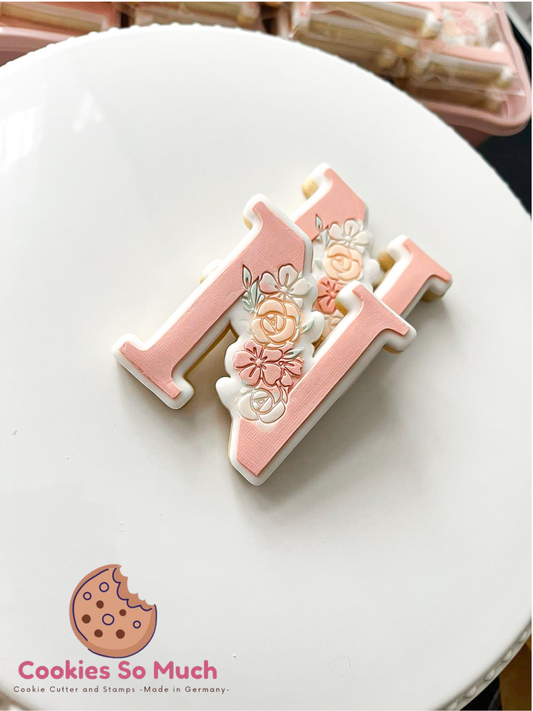 Buchstaben mit Blumen debosser + ausstecher