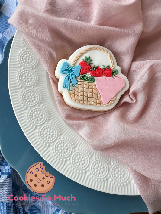 Erdbeeren im Korb acryl debosser und ausstecher