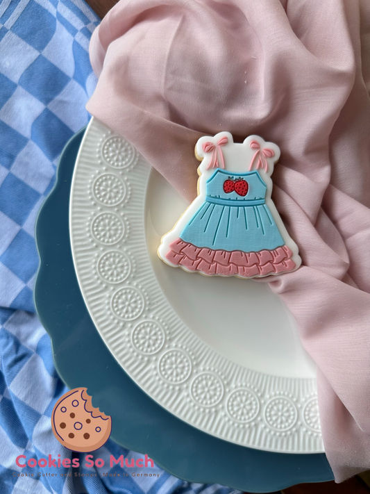 Erdbeer kleid acryl debosser und ausstecher