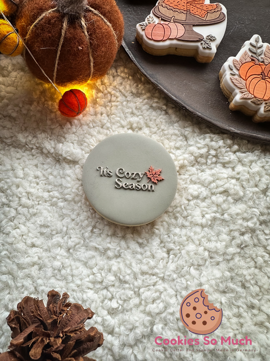 Its Cozy Season mit Blatt acryl debosser
