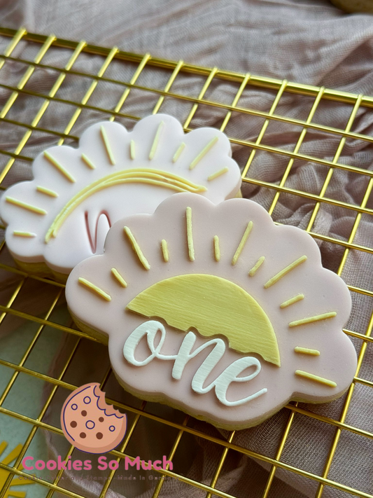 halbe Sonne mit one acryl debosser und ausstecher (Kopie)